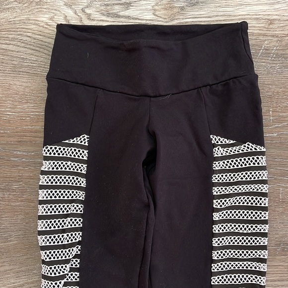 Coco on the Go leggings worn once Size XS - Picture 2 of 3